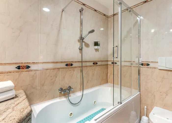 Hotell Luna Maggiore Arona Oleggio Castello