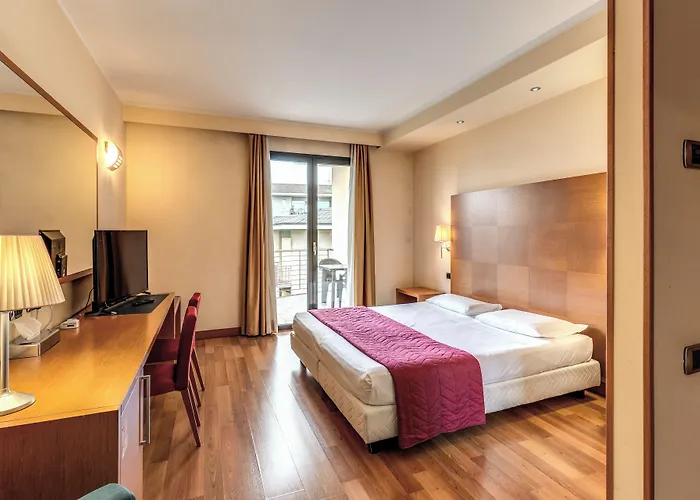 Hotell Luna Maggiore Arona Oleggio Castello