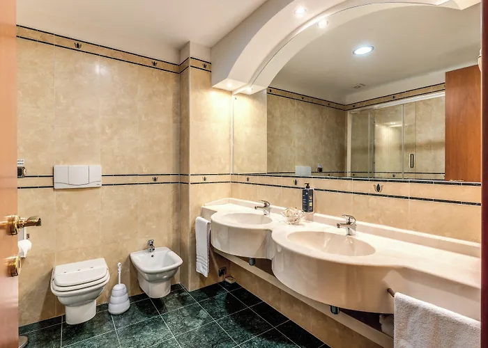 Hotell Luna Maggiore Arona Oleggio Castello