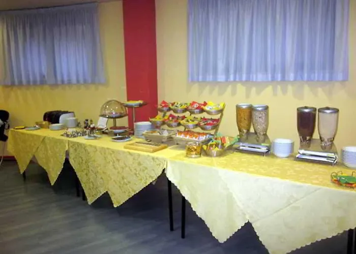 Hotell Luna Maggiore Arona Oleggio Castello